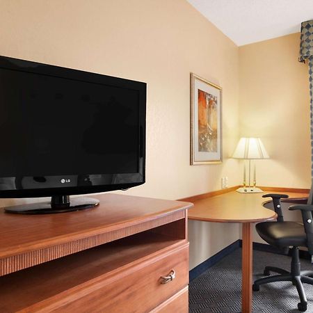 Hampton Inn Geneva Eksteriør bilde