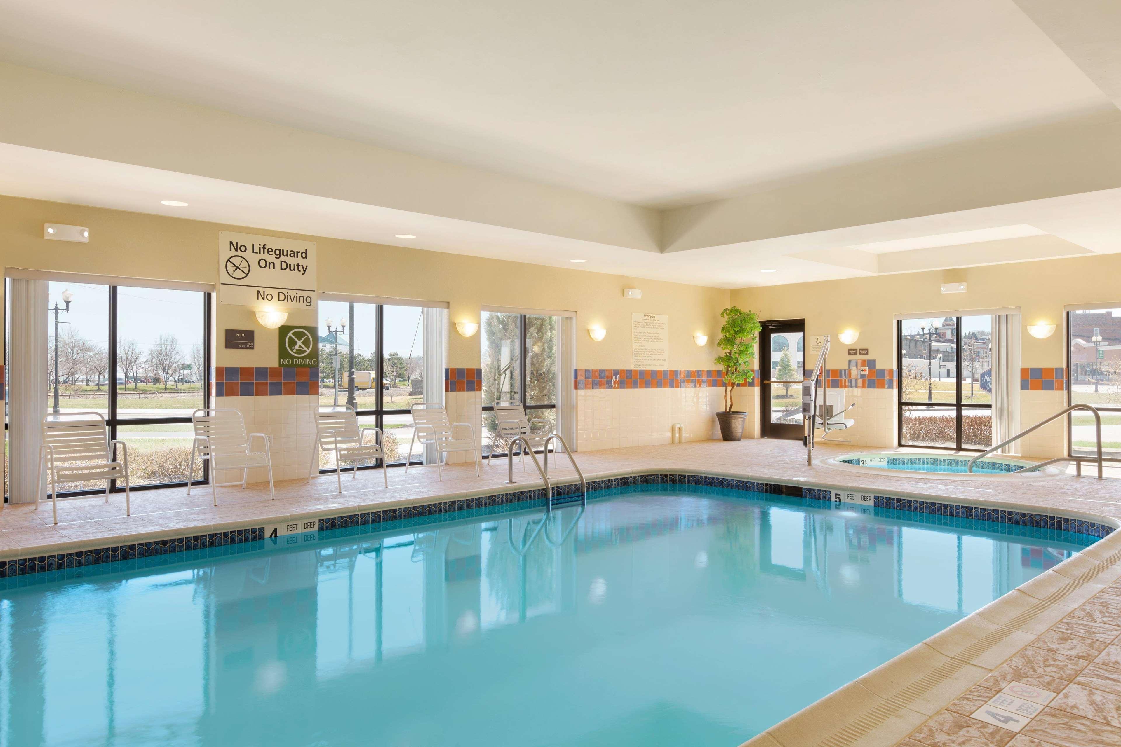 Hampton Inn Geneva Eksteriør bilde