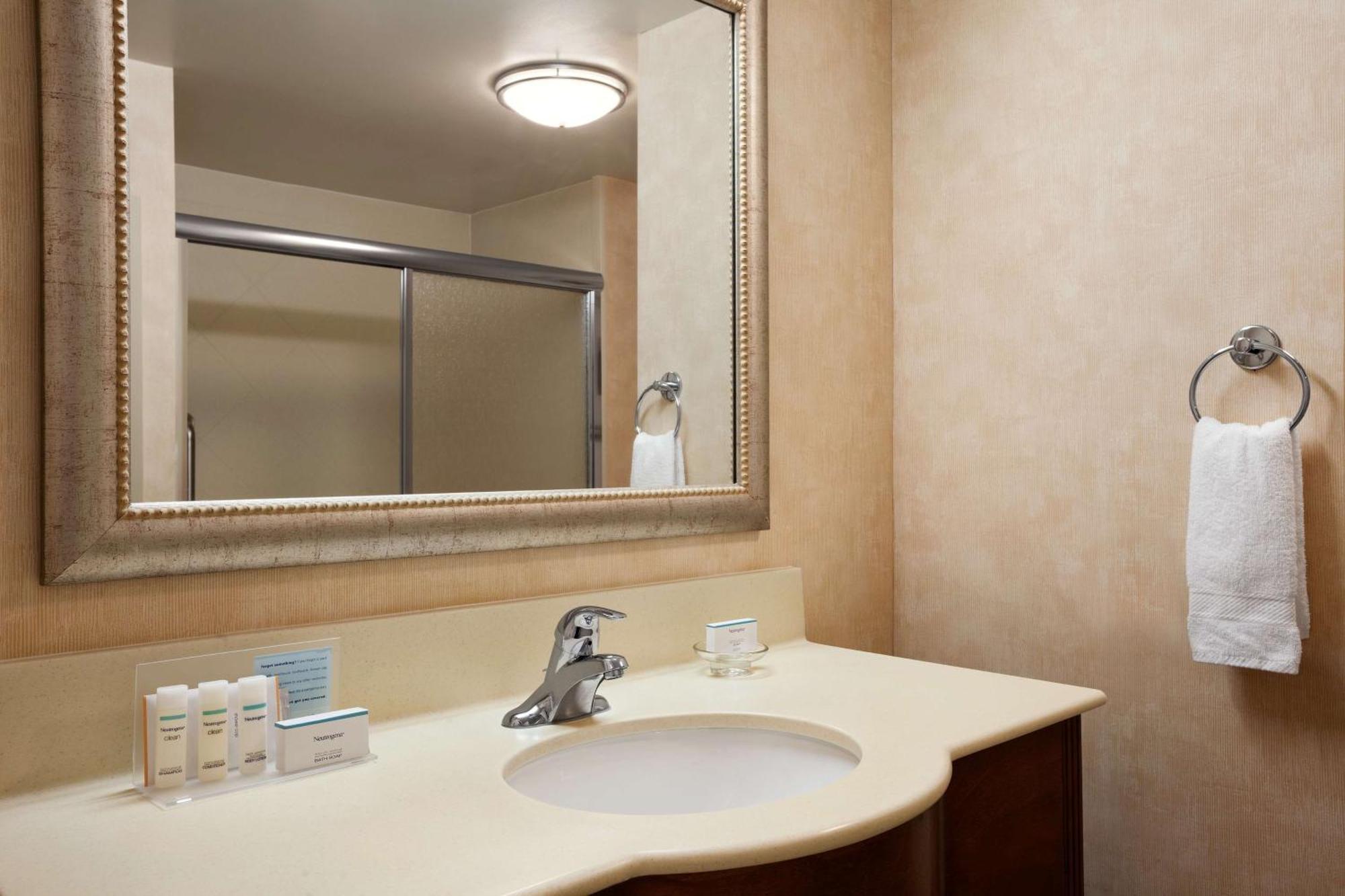 Hampton Inn Geneva Eksteriør bilde